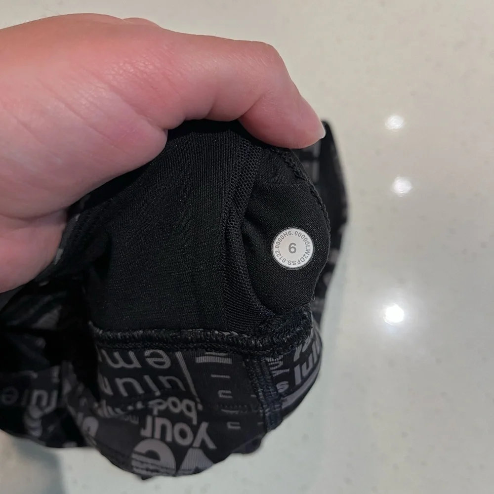 Lululemon Energy High-Neck Longline Bra in Lululemon Ombre Black Multi Size 6